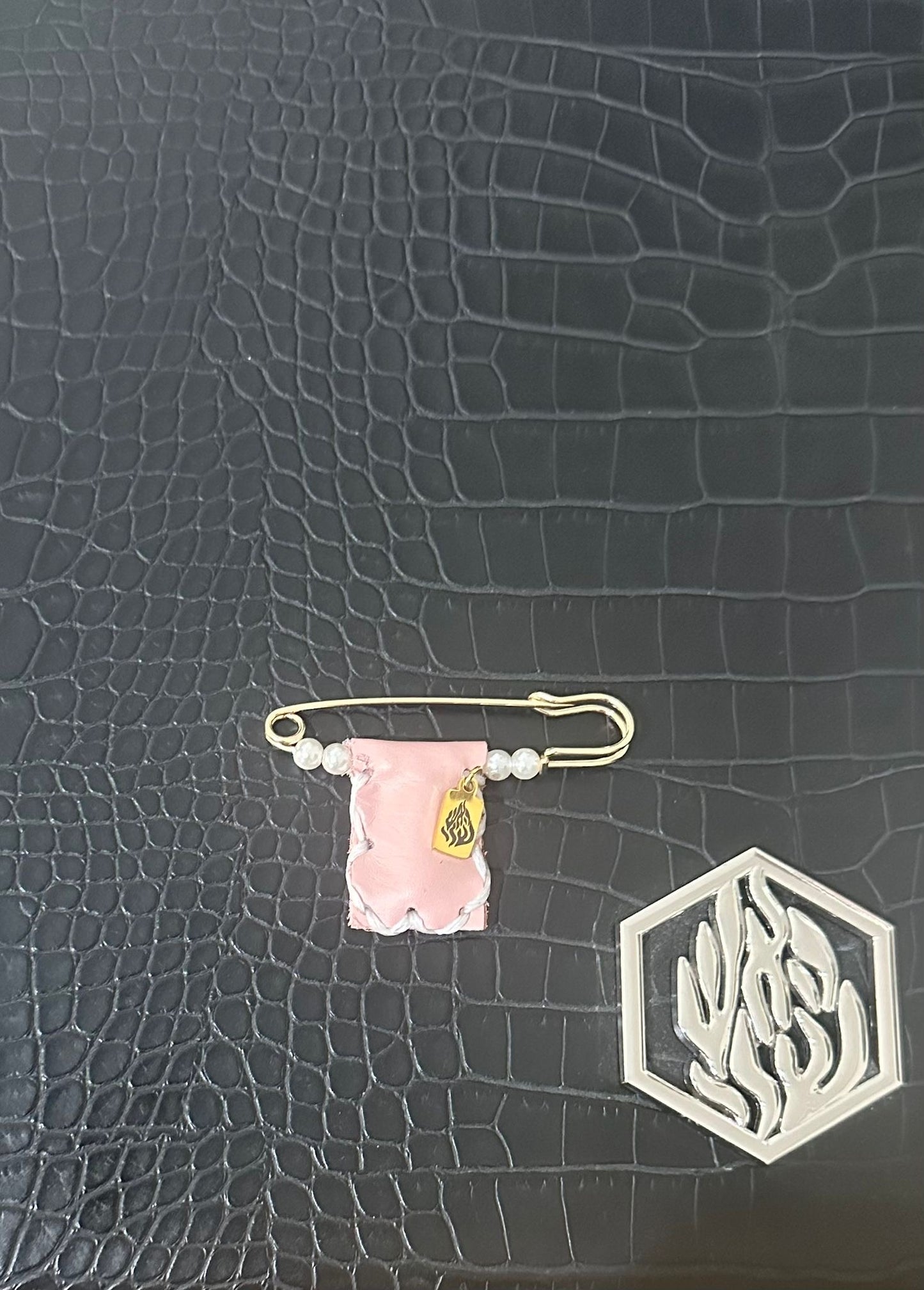 Baby pink petal brooch