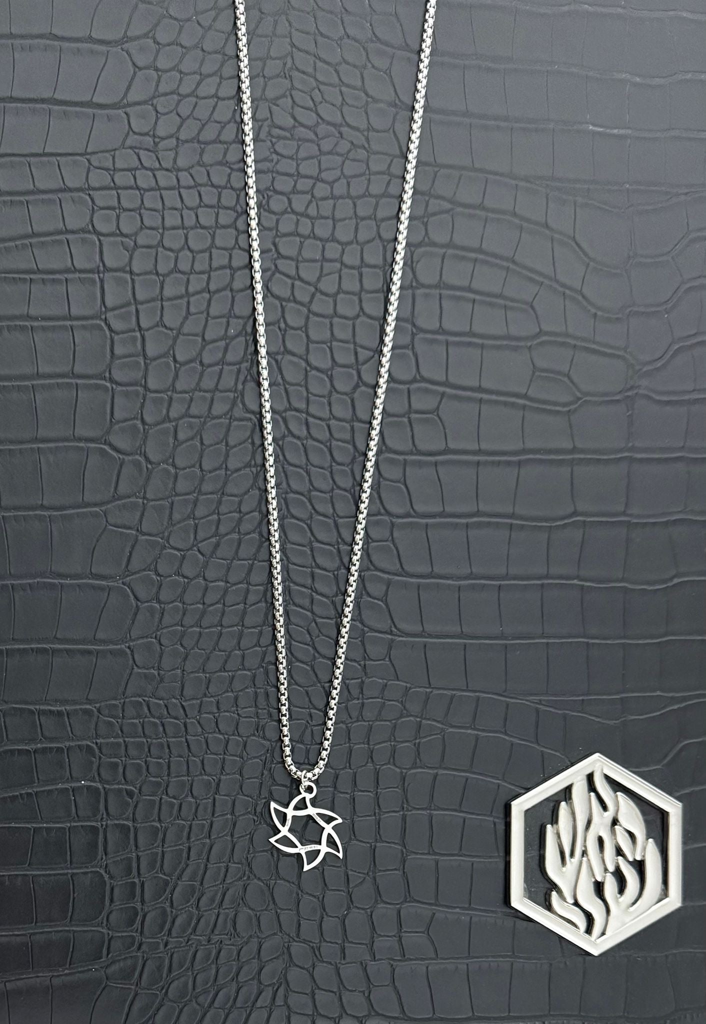 Necklace maguen rounded