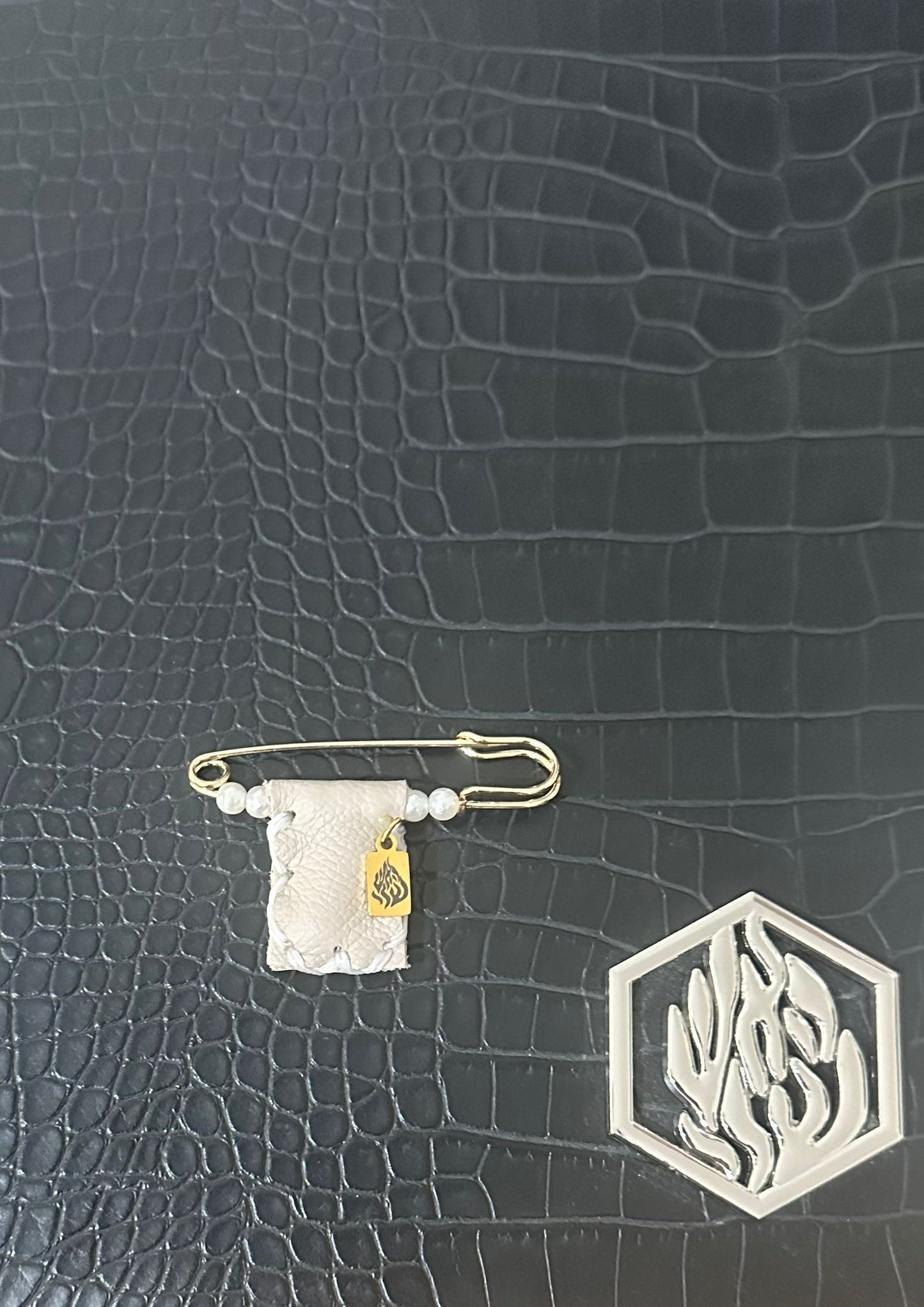 Broche Petek baby beige