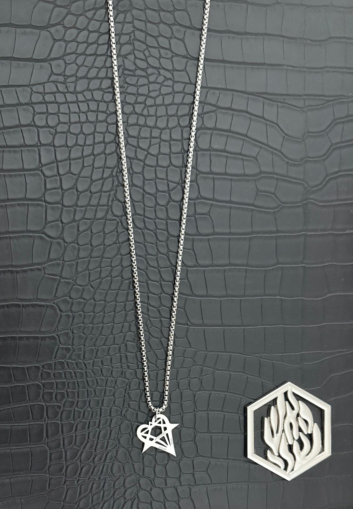 Necklace Maguen love punk