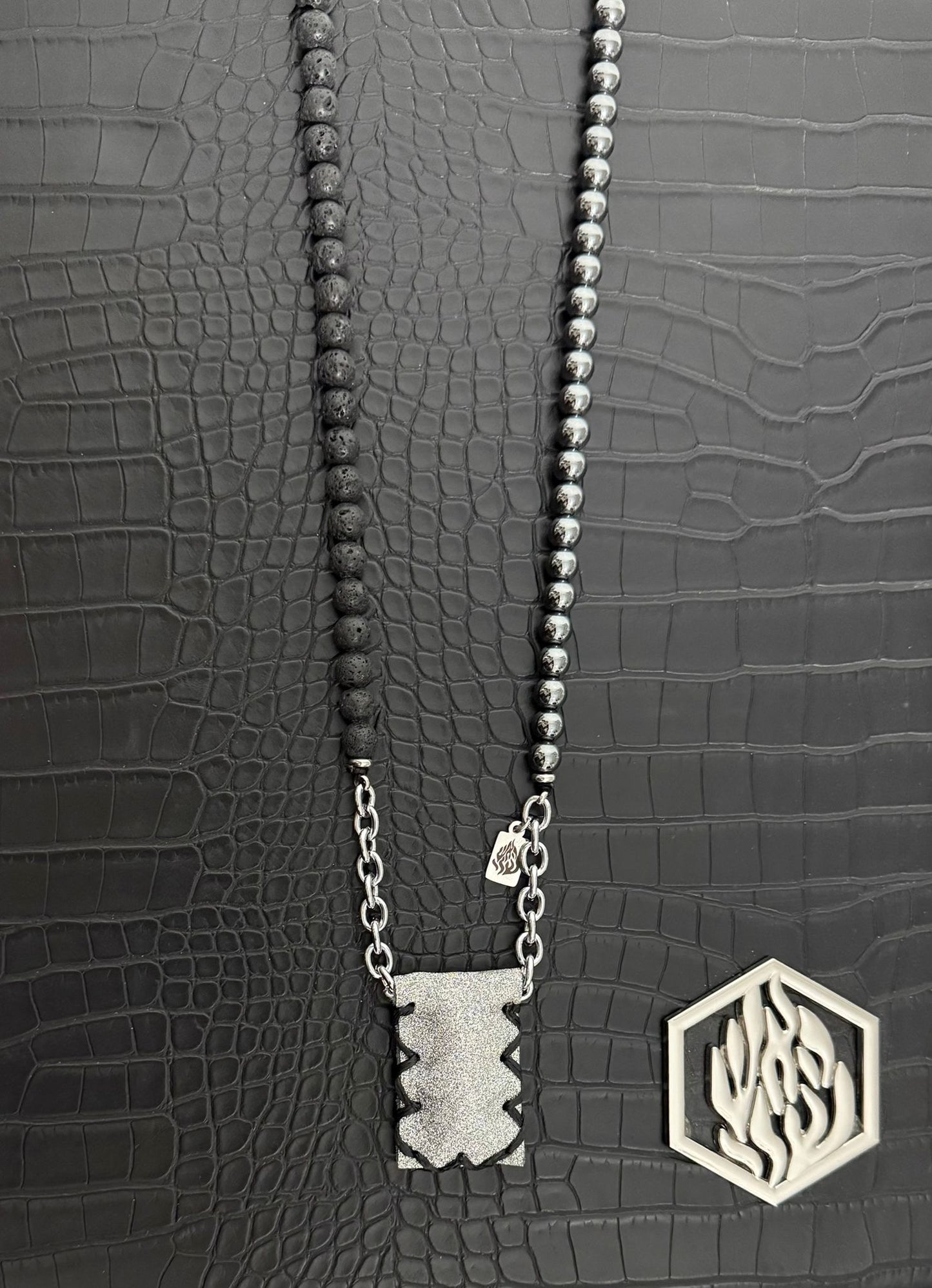 Petek half black money