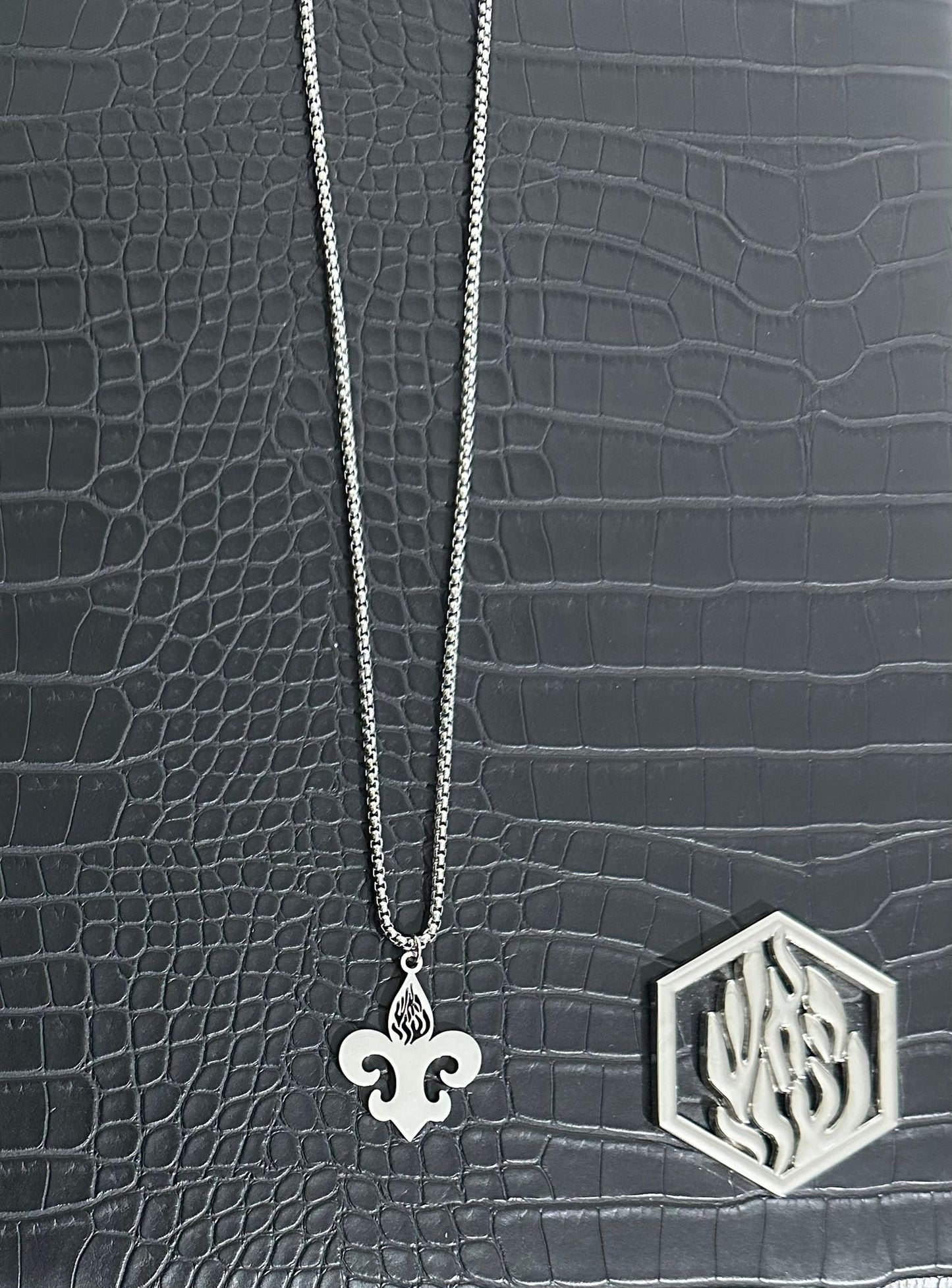 Breslev Lily Flower Necklace