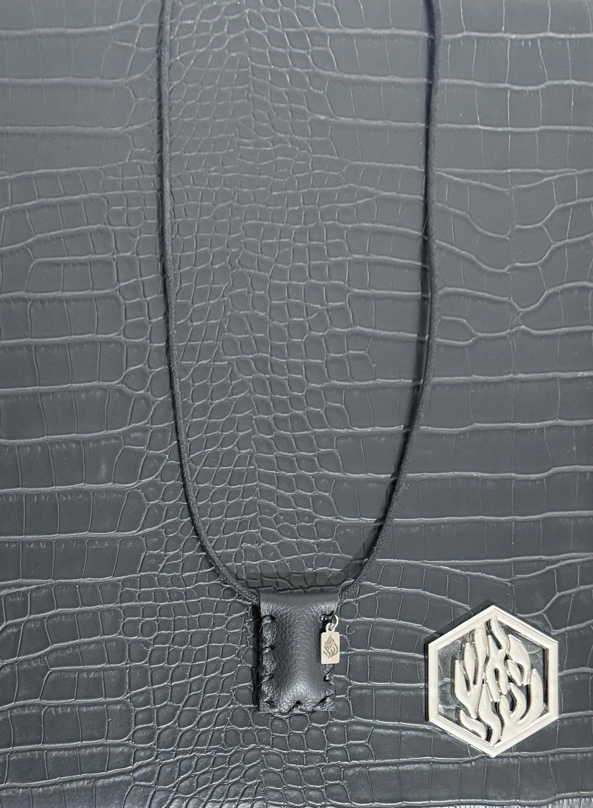 Petek Black Grain Leather