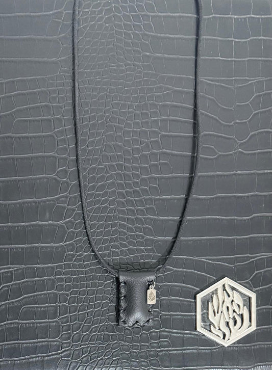 Petek Black Grain Leather