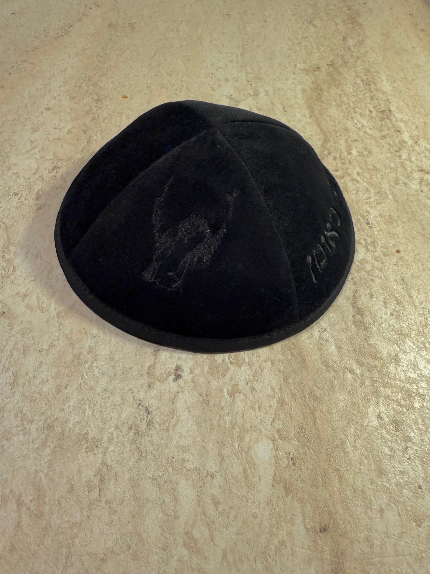 Kippa Velour Noir Rabi Israël + נ נח