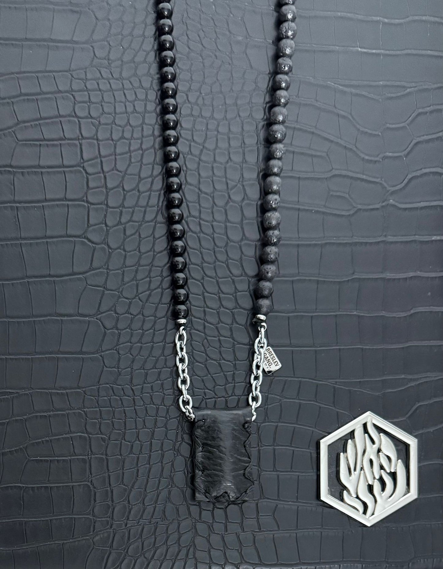 Petek half lava black